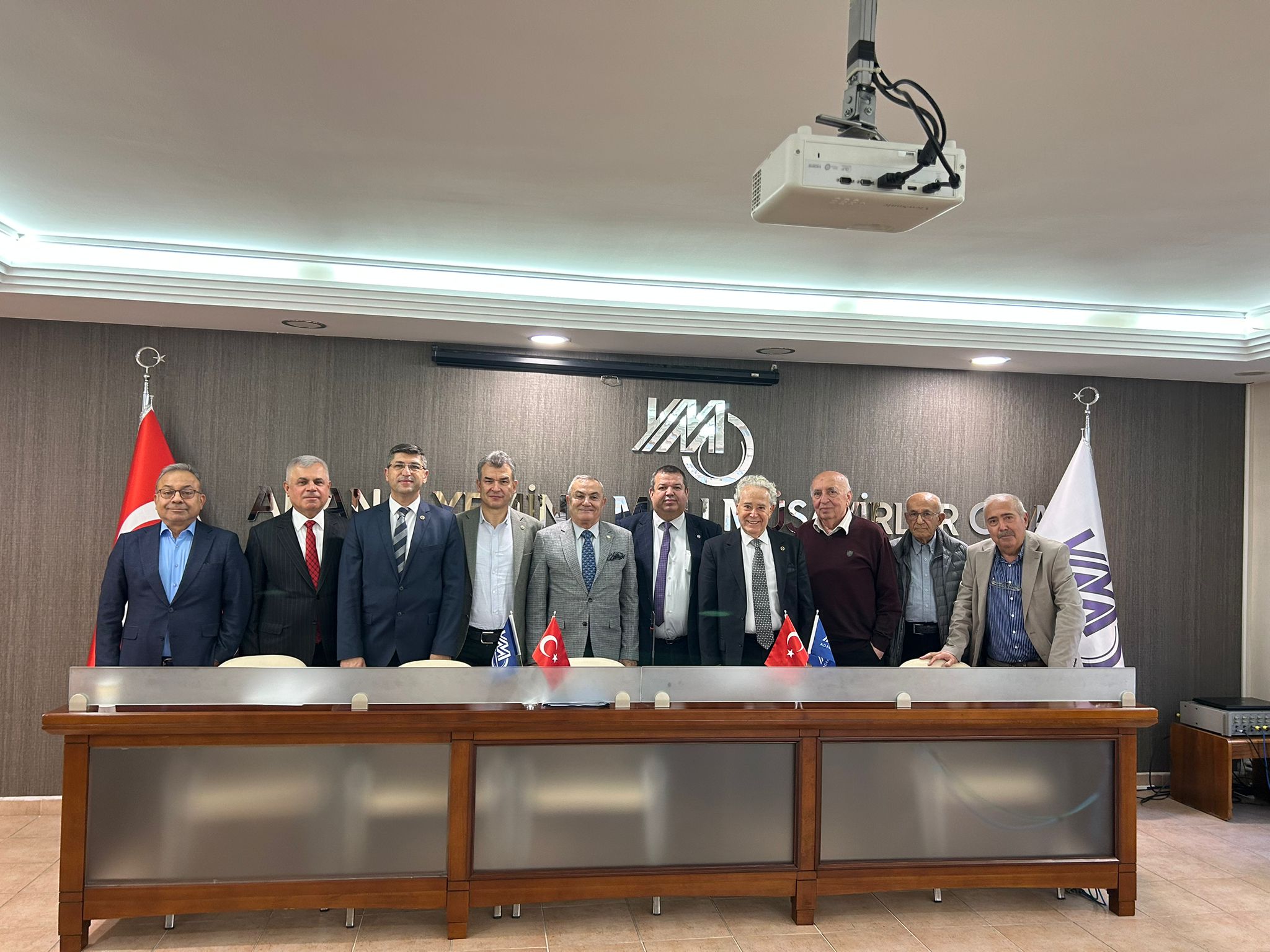 27.11.2025 tarihinde  Odamızda Adana üyeleriyle mesleki sorunlar hakkında toplantı düzenlenmiştir.